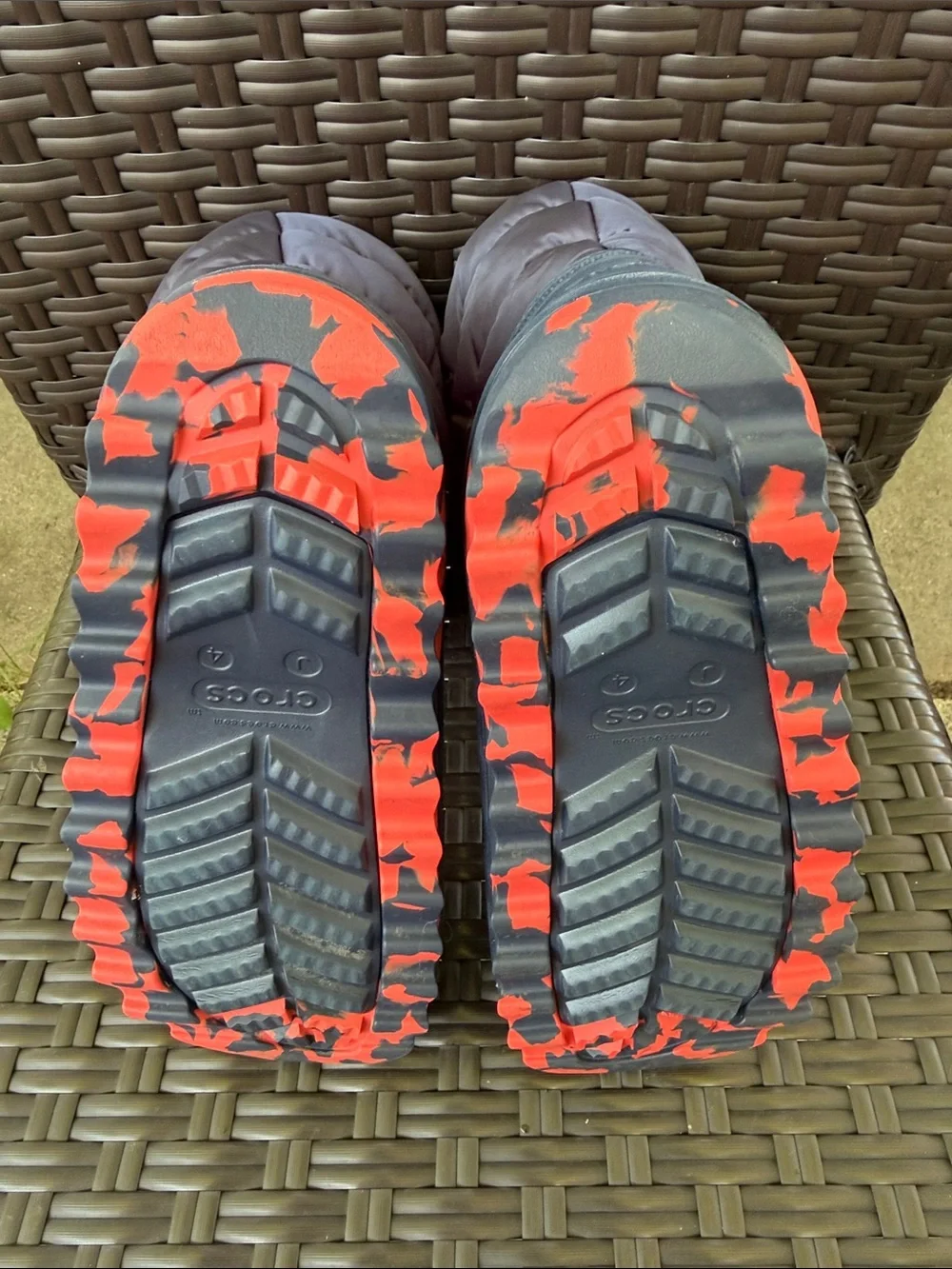 CROCS Kids Classic Neo Puff Boots Navy Size J4